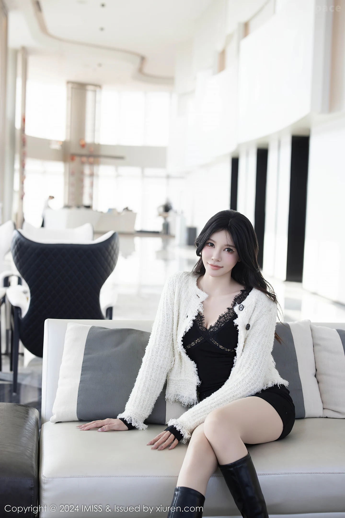 图片[5]-[IMISS爱蜜社]Vol.780 模特泥鳅鳅性感黑色蕾丝连衣短裙配超薄肉丝秀曼妙身姿诱惑写真51P-秀人网官方网站